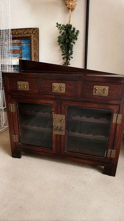 Wine cabinet