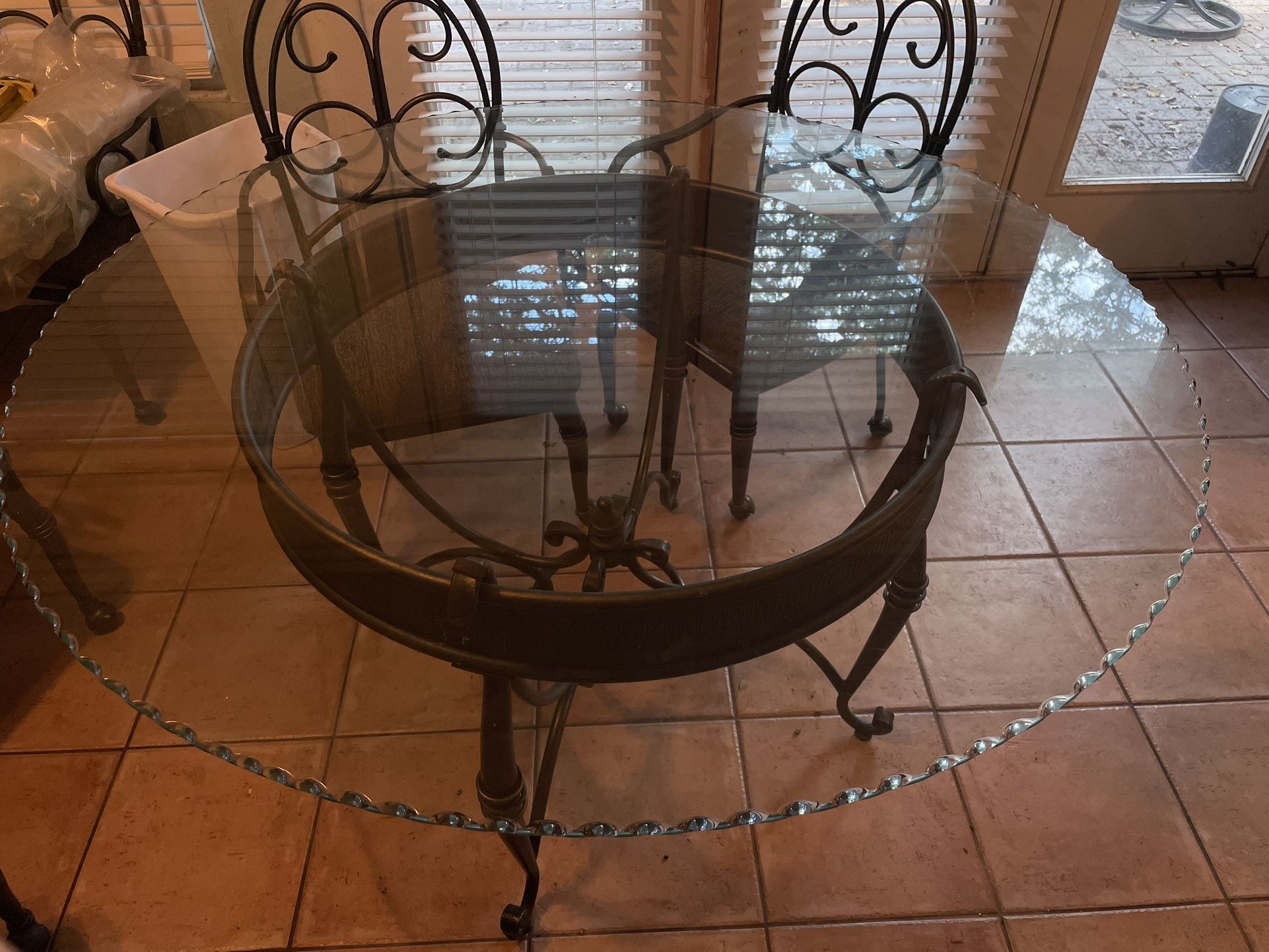 Breakfast Table And 6 Chairs.
