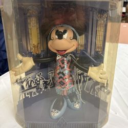 Disney Fabulous Flapper Minnie Mouse Jazz RARE. NEW 