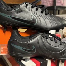 Nike Soccer indoor Turf  size 8,8.5 9 and 10.5