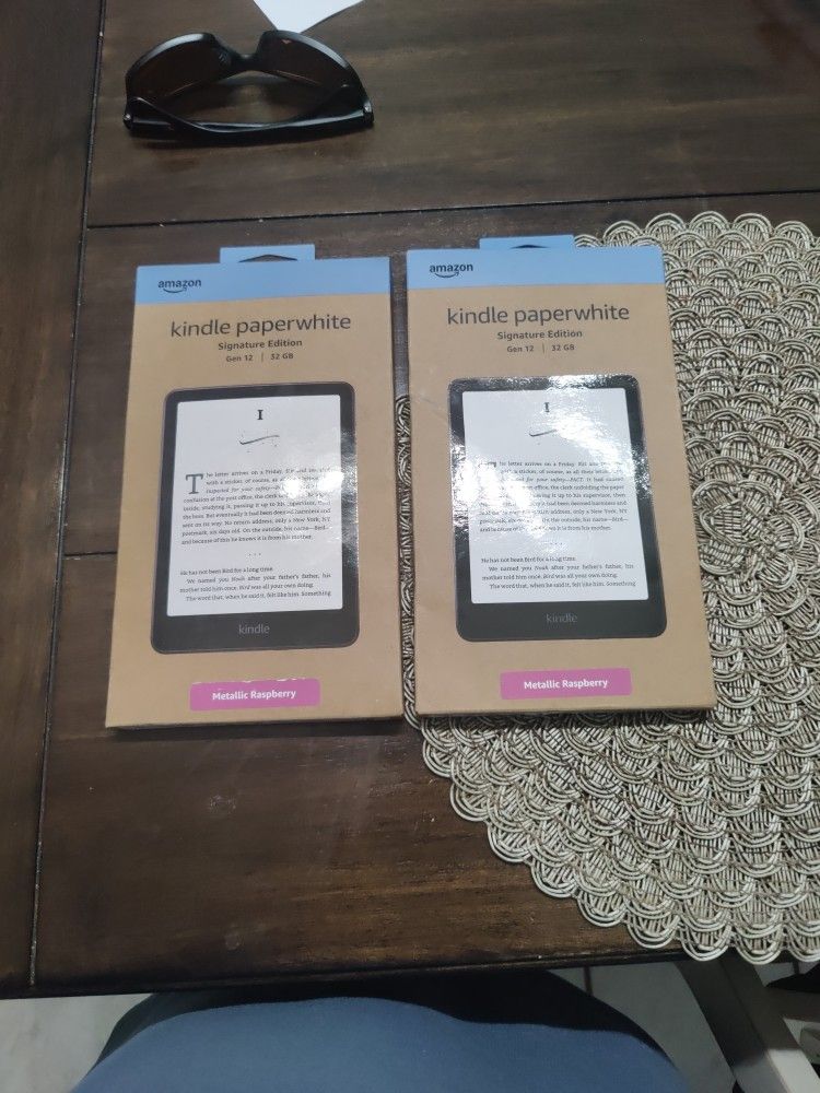 Two Dos Kindle Paperweight Signature Edition