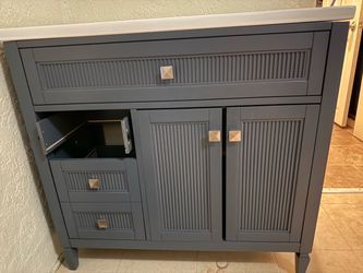 Bathroom vanity