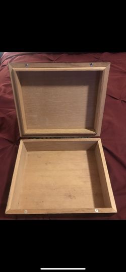 Cigar box empty