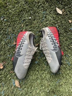 Nike Neymar Jr. Cleats (Size 5y)