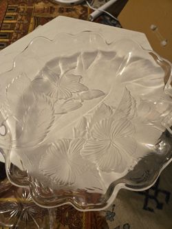 Savoir Vivre Etched Frosted 12” Glass Serving Plate Hibiscus Design
