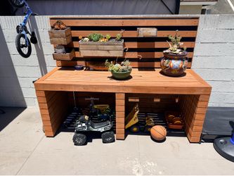 Flower pot wall and planting table