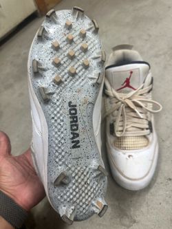 Baseball cleats