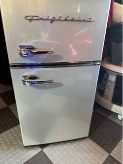 Frigidaire Mini Frig & Freezer