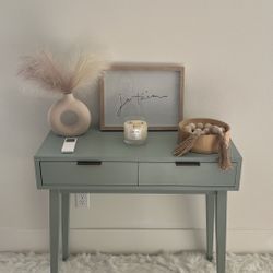 Chic Console Table