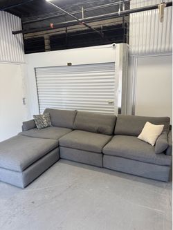 free delivery. 4 piece cloud couch