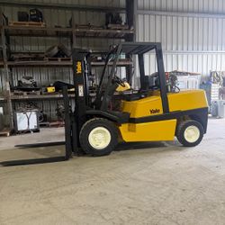 2002 Yale 12,000 lbs capacity forklift