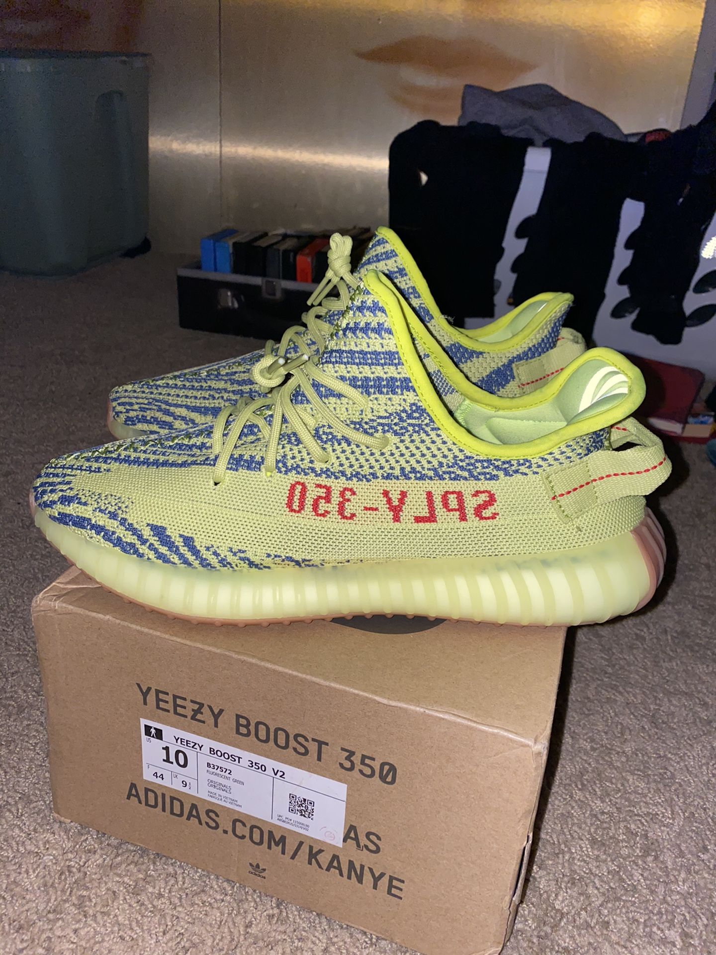 Adidas V2 350 Yeezy Semi Frozens Size 10! Like New. 180$ Obo