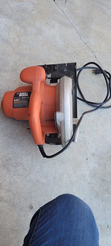 Black Black & Decker Circular 11 Amp Saw