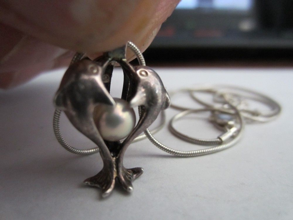 18" silver necklace with dolphin pendant, 925.