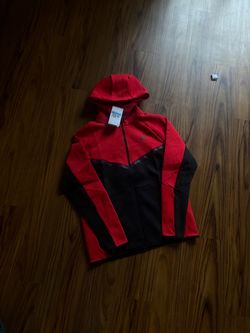 Nike Tech