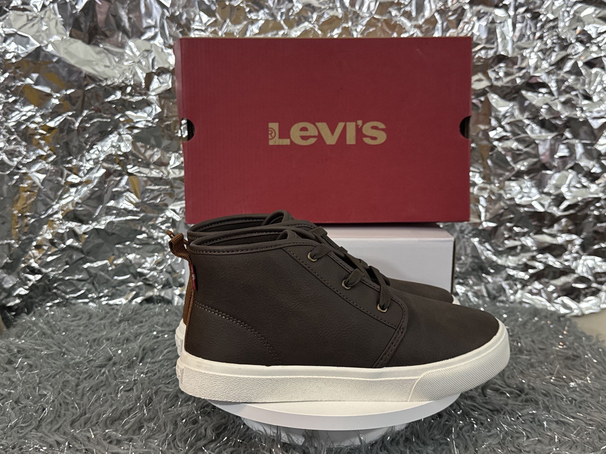 Youth Boy’s Levi’s Princeton WX Dark Brown Shoes Size 6 M New in Box