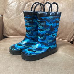Shark Rain Boots- Boys Size 8- Lone Cone Boise, ID