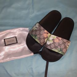 Gucci Bloom GG Supreme Slide