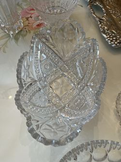 Medium Crystal Decorative Or Serving Bowl