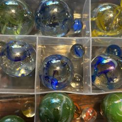 4 Toebreakers Marbles & 8 Boulders