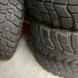 35x12.50R15 MT