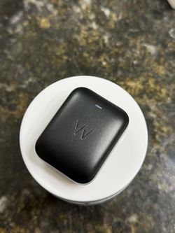 Whoop 5.0 wireless charger battery pack