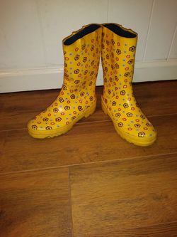 Rain boots
