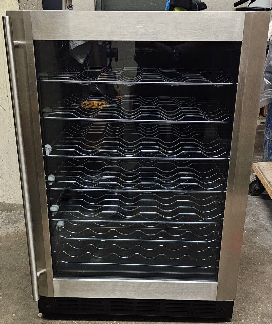 Magic Chef 52 Bottle Wine Cooler Used Mcwc50dst