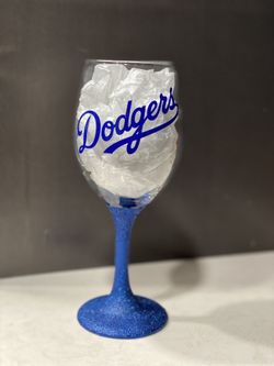 Dodgers glitter wine glass