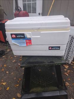 Igloo marine ice chest the price is firm