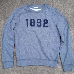 Abercrombie & Fitch Men's Muscle Fit Crewneck Graphic 1892 Sweatshirt