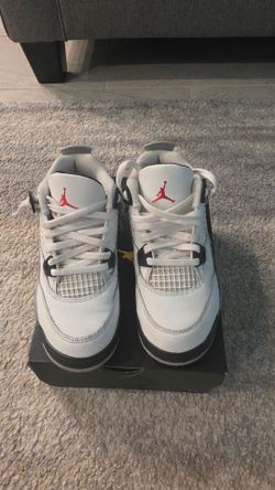 Jordan 4s "White Cement"
Boys Size 13C