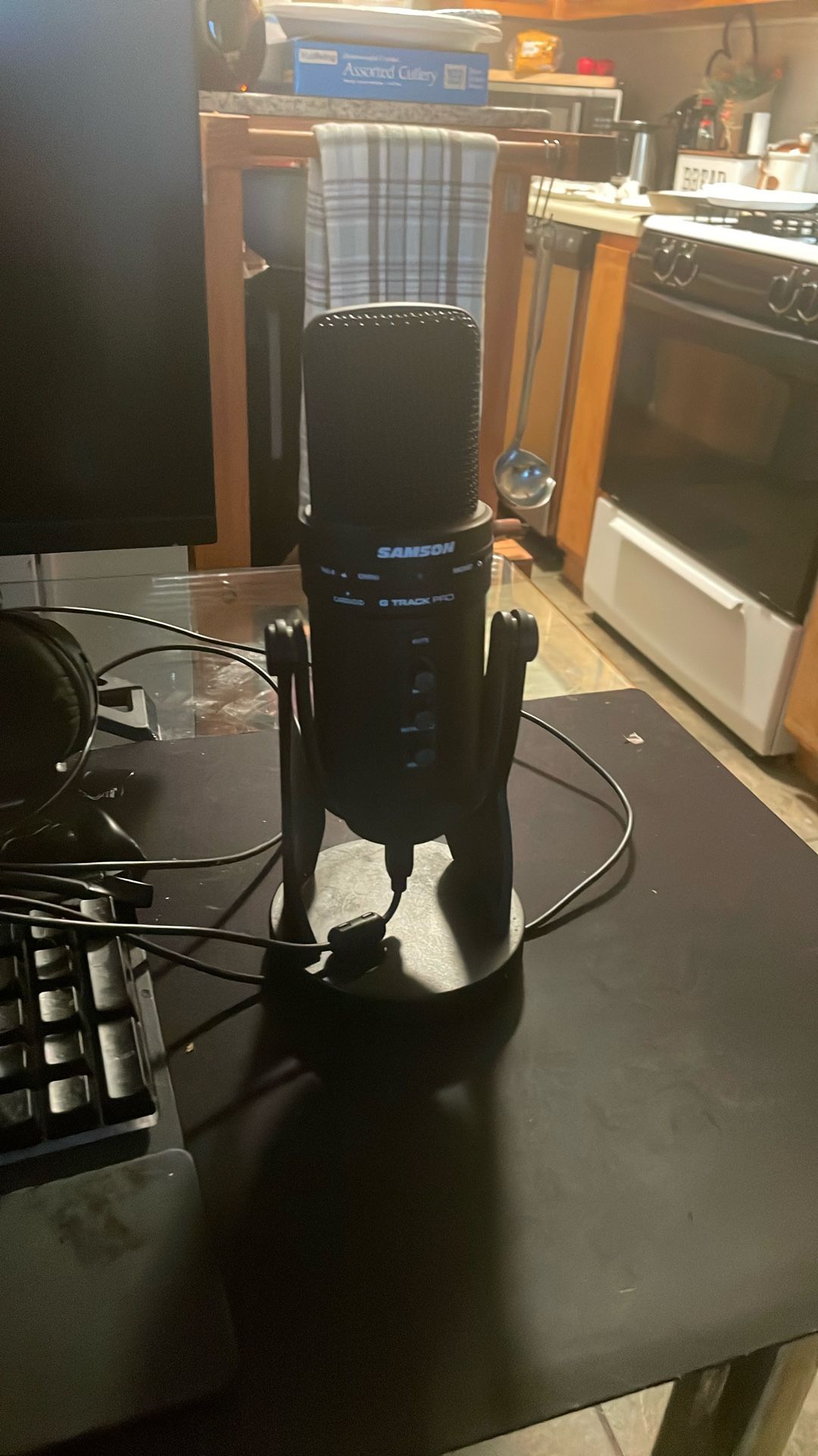 Samson G Track Pro (retail $120)