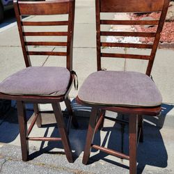 Free Bar Stools / Chairs