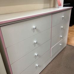 Linda Cajonera Color Blanca Con Rosa 🩷
