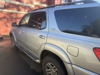 2004 Toyota Sequoia