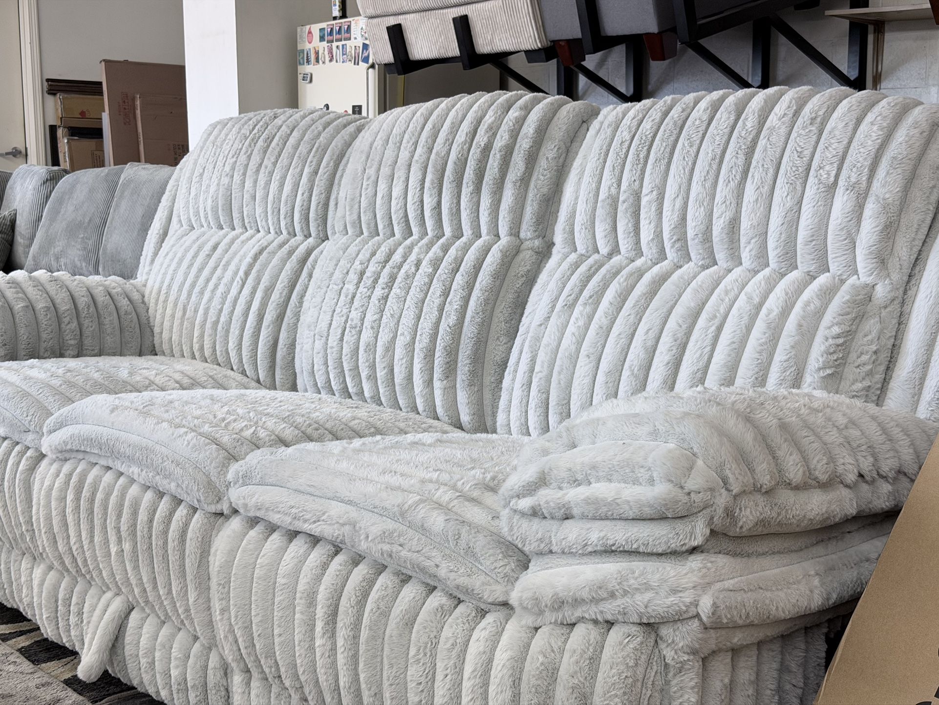 New Corduroy Recliner Couch / Free Delivery 