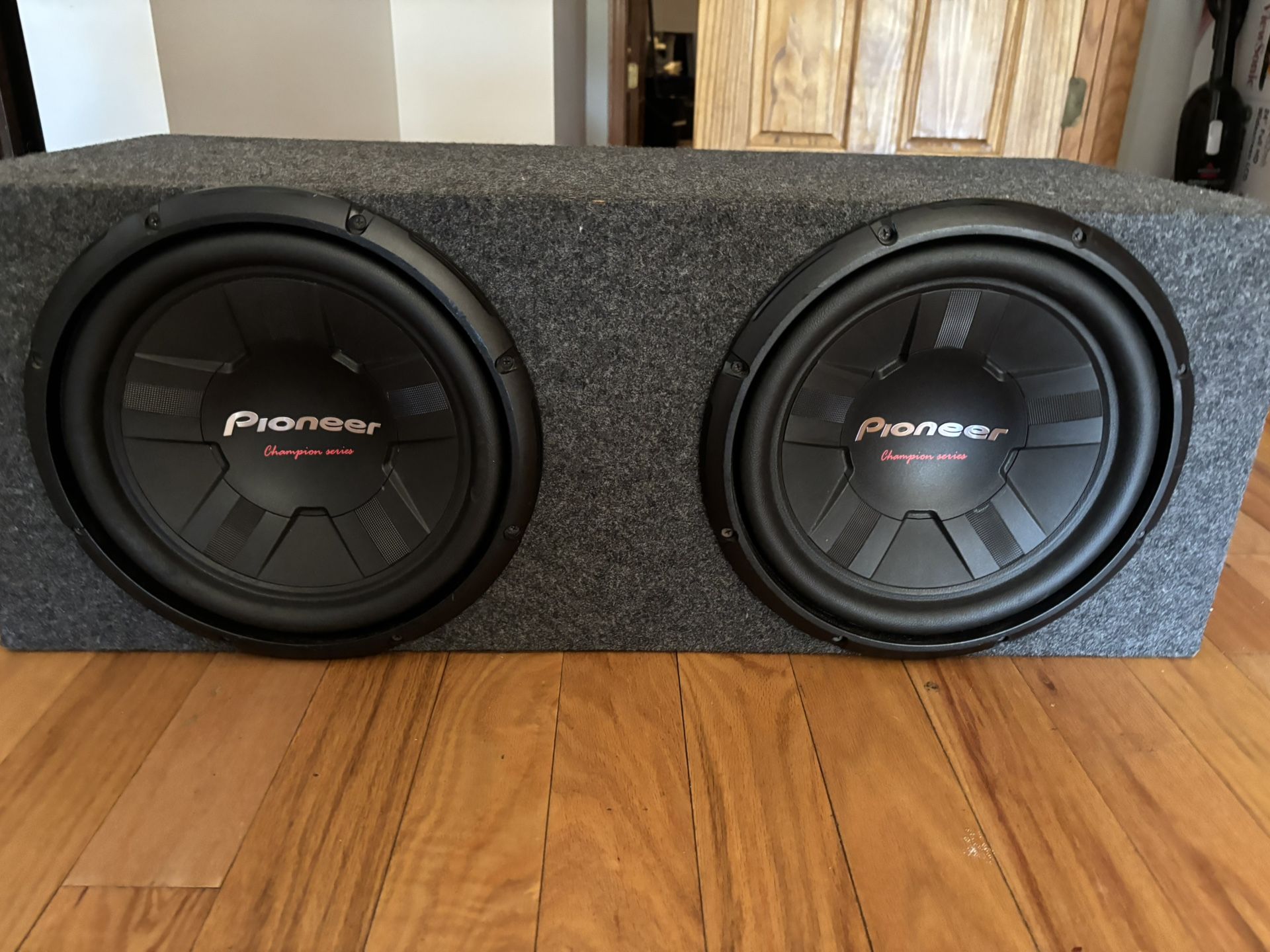 Pioneer Champion Series 12”