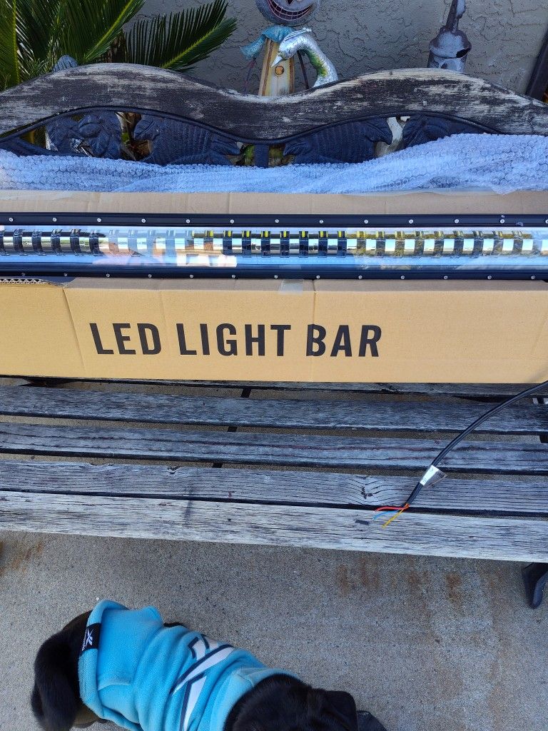 LeD.   Light. Bar. New