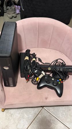 Xbox 360 Slim Console with Controller and Kinect