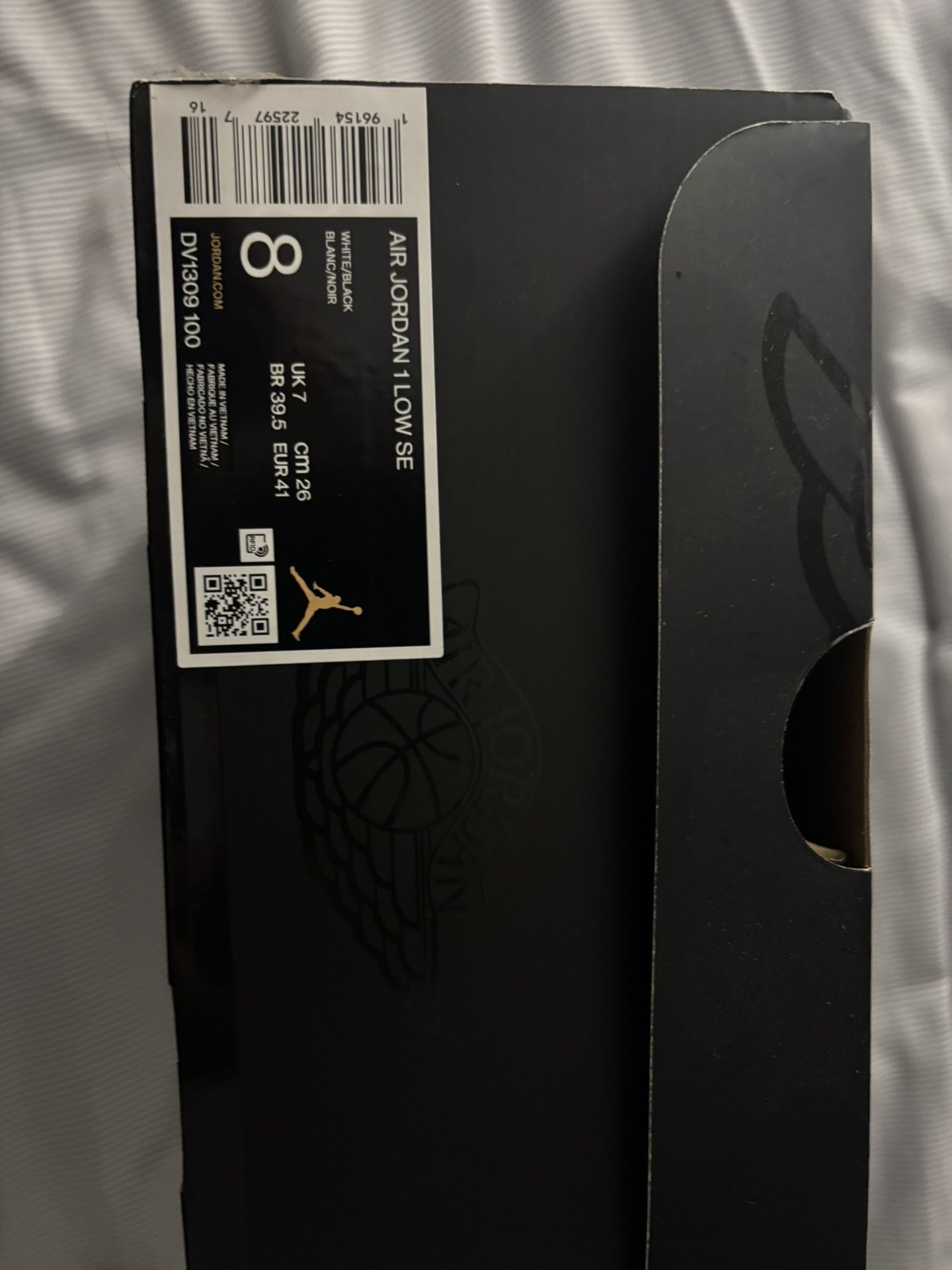 Jordan 1 Low SE