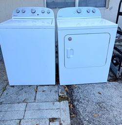 Set Washer and dryer whirlpool