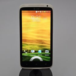 HTC One X 8GB White PJ83100 Beats Audio Micro USB (Not Included)