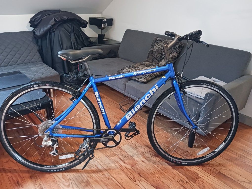 High End Bianchi Bergamo Hybrid.