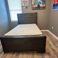 Havertys wooden bed frame (full) +box spring and new mattress