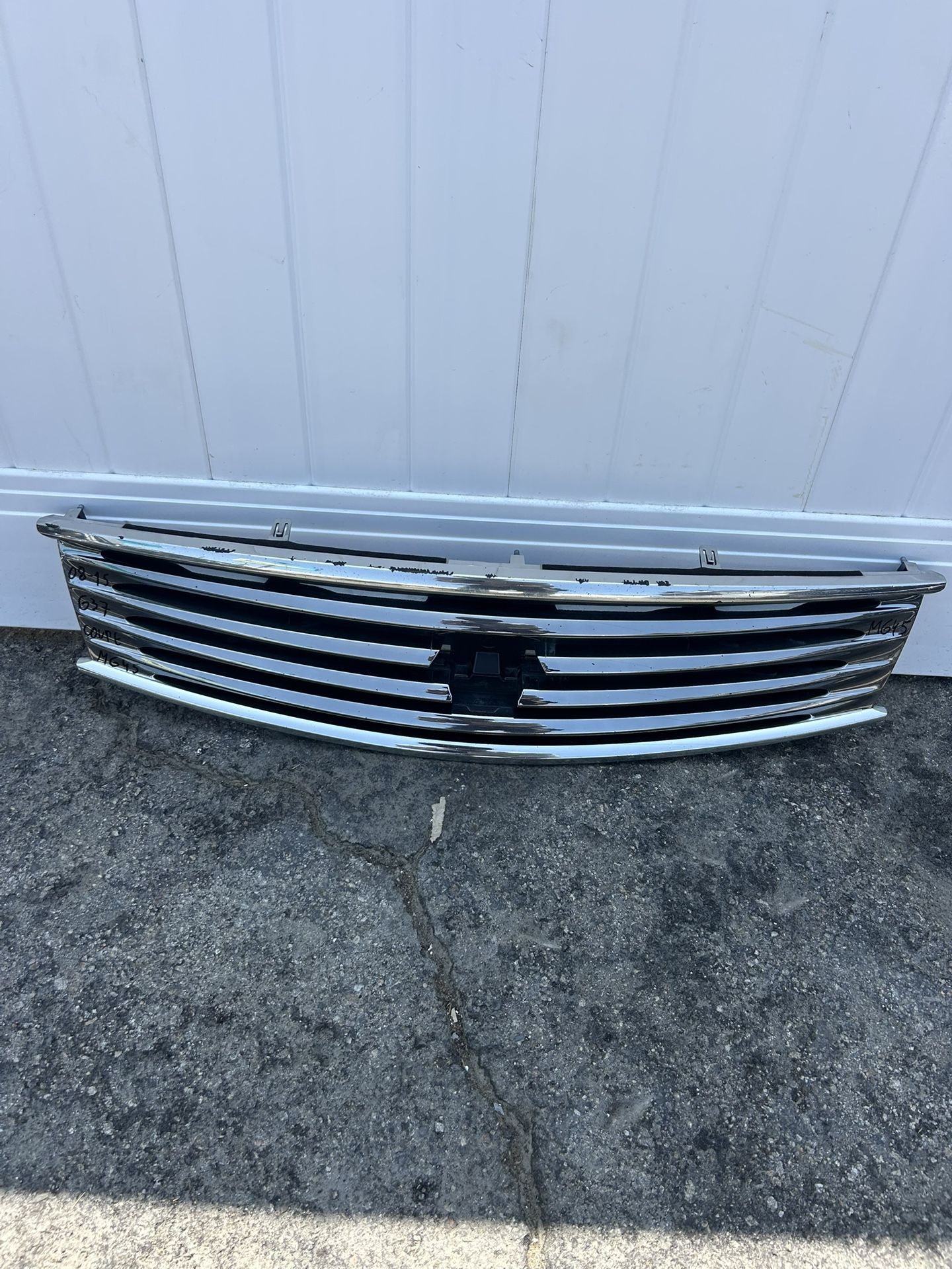 2008 2009 2010 2011 2012 2013 2014 2015 Infiniti G37 Coupe Convertible Front Upper Grille OEM 62070JL00A