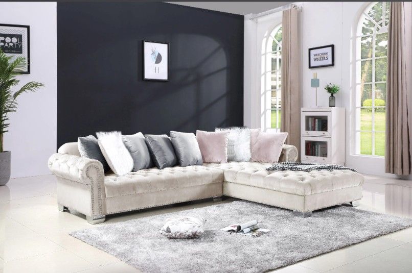 Divine 2PC Tufted Velvet Sectional w Pillows