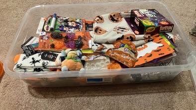 Halloween bucket (all new items) AMAZING DEAL- PERFECT for Halloween fans 🎃