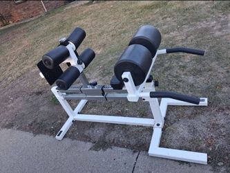 Glute ham developer (GHD)