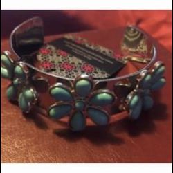 Really pretty paparazzi jewelry bracelets New